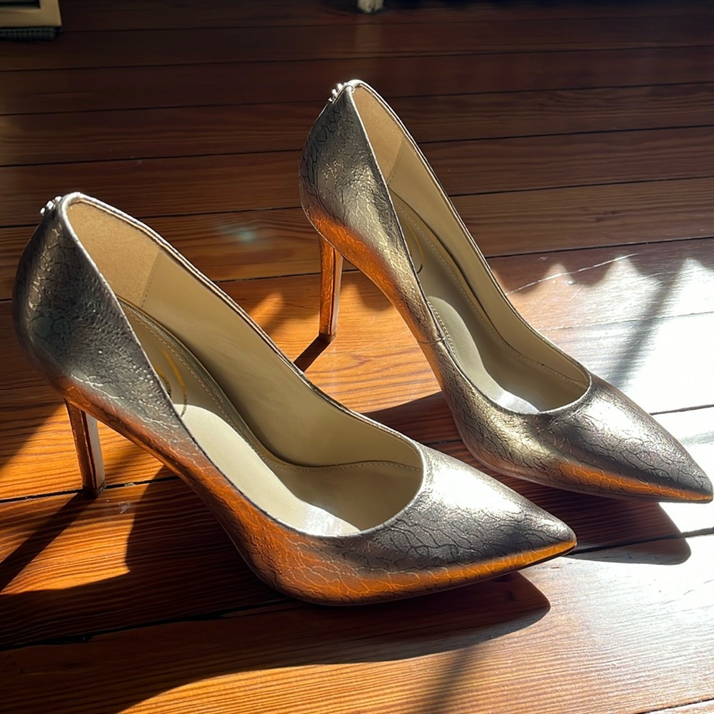 New! Sam Edelman Pumps, Gold size 6